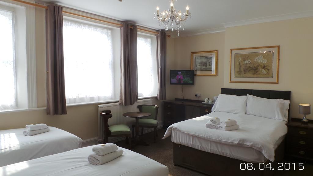 Vernon Guesthouse Истборн Стая снимка