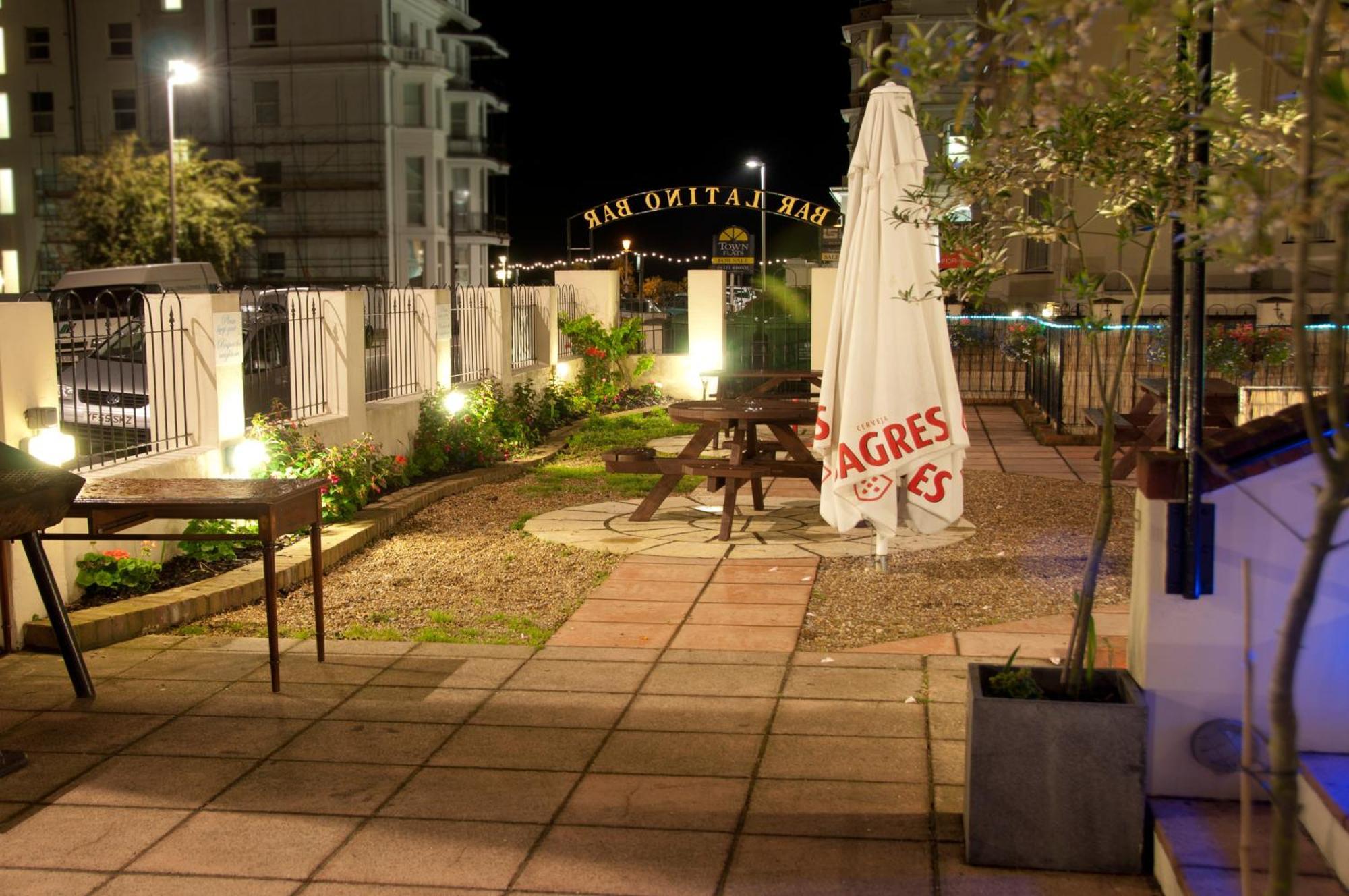 Vernon Guesthouse Истборн Екстериор снимка