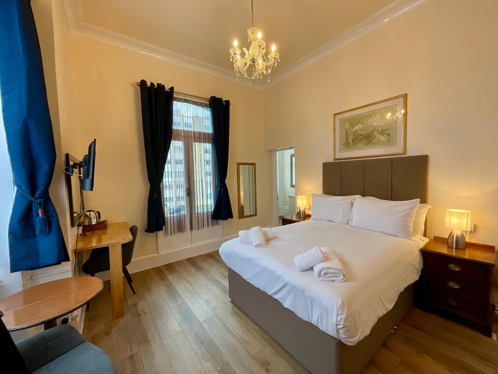 Vernon Guesthouse Истборн Екстериор снимка
