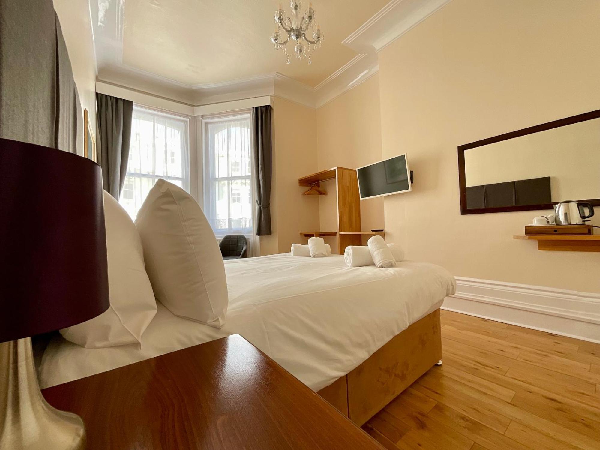 Vernon Guesthouse Истборн Екстериор снимка